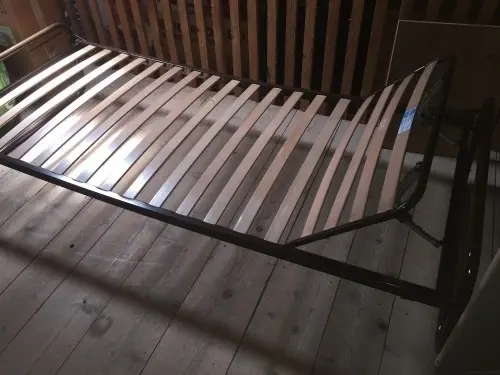 Lit avec matela 90x200 à st.  imier