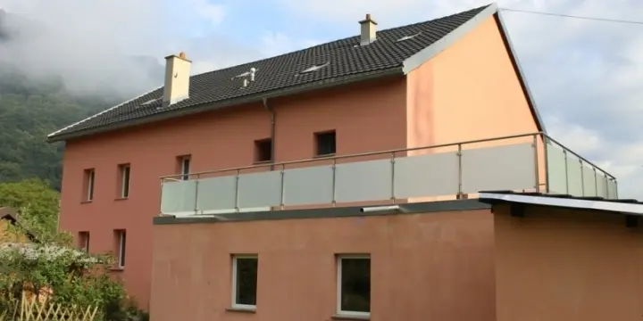 Appartement en duplex dans petit immeuble fraichement rénové