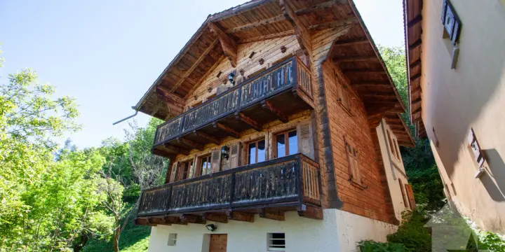 Chalet valaisan de 4.5 pièces à deux pas de la Piste de l'Ours
