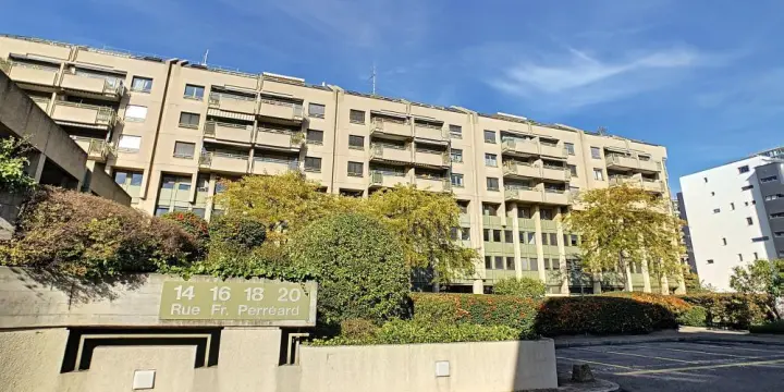 Bureau  de 92 m2 au 1er étage du 14 Rue François-Perréard, 1225 Chêne-Bourg