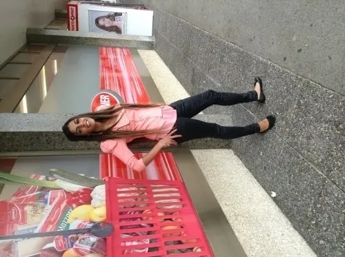 Dounia 22 ans disponible et accueillante à Peseux