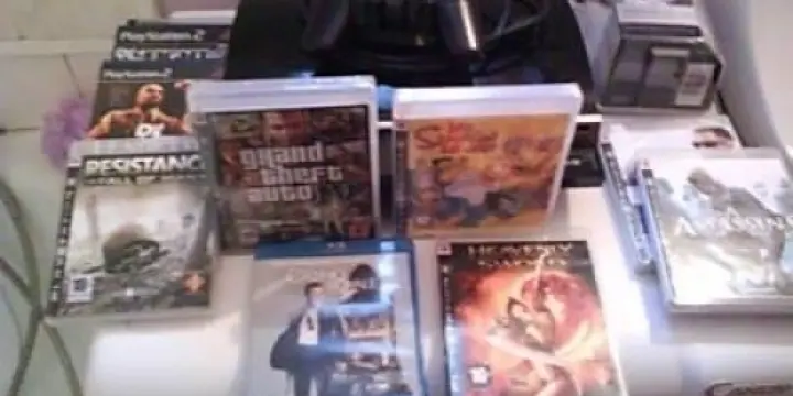 ps3 60 go + 10 jeux + blu ray + manette 