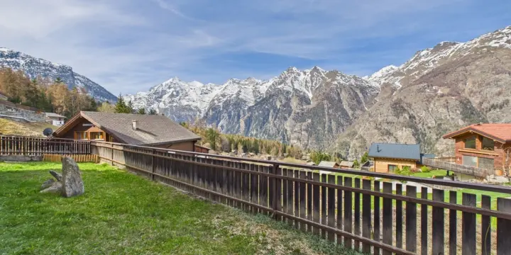 Ferienwohnung in Grächen - sonnig, ruhig & sofort bezugsbereit