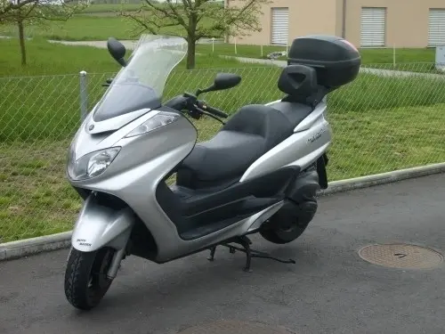 yamaha majesty yp 400 à montbrelloz