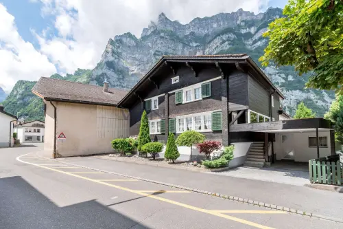 Rare Wohlfühloase - perfekt geeignet für Familien und Paare à Glarus