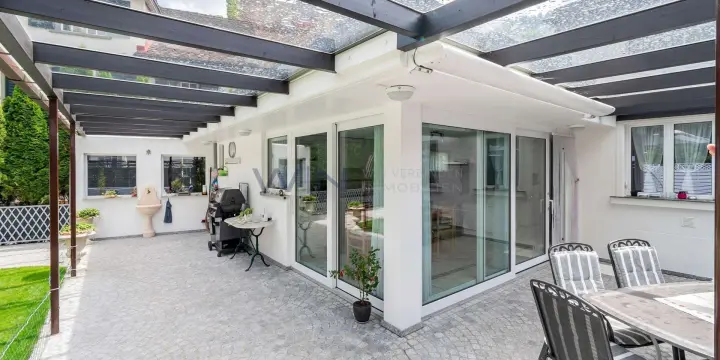 Neuwertiges Mehrgenerationenhaus - Perfekt bis ins Detail