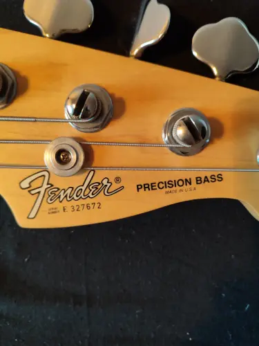 Basse Fender à Colombier