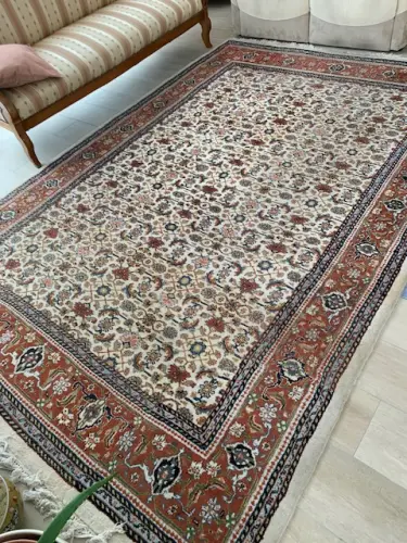 Tapis d'orient ancien d'occasion à Nyon