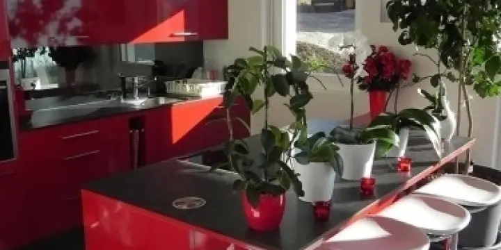 Splendide villa contemporaine .