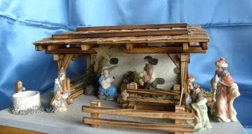 Crèche de Noël artisanale à Suen/St-Martin