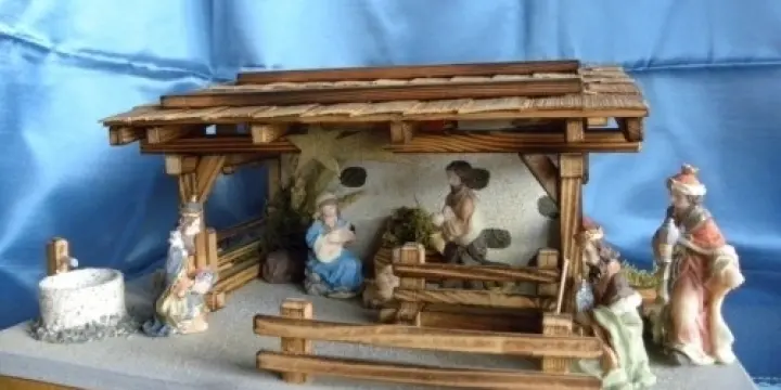 Crèche de Noël artisanale