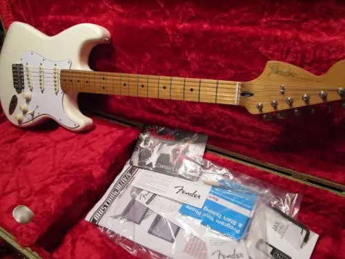 Fender Jimi Hendrix Strat OWH comme neuve à Lyon
