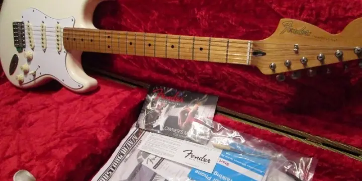 Fender Jimi Hendrix Strat OWH comme neuve