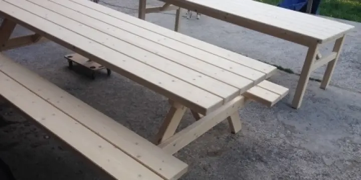 Tables de jardin en sapin massif