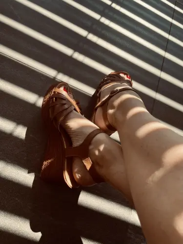 Pieds de maman soignés à Sion
