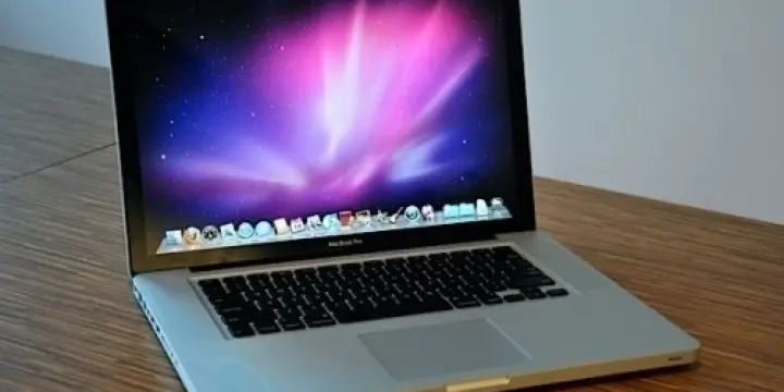 Apple MacBook Pro Core i5 17inch