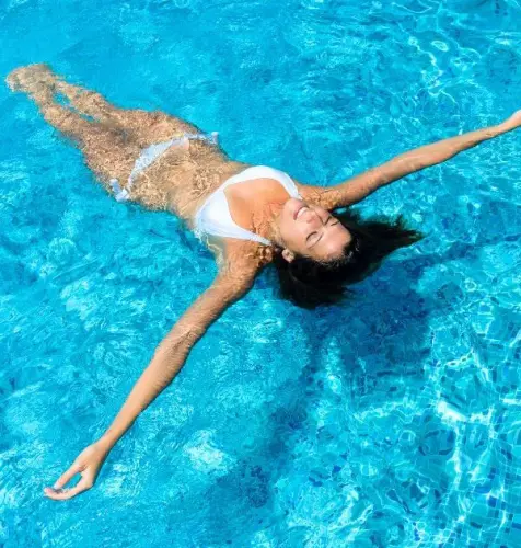 hydrotherapeute diplomé offre services pour  institut de massage centre thermal , particulieres