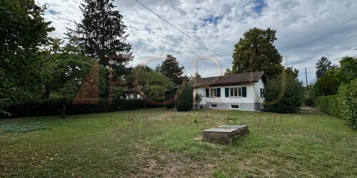 Très belle maison individuelle rénovée avec grand jardin à Chêne-Bourg