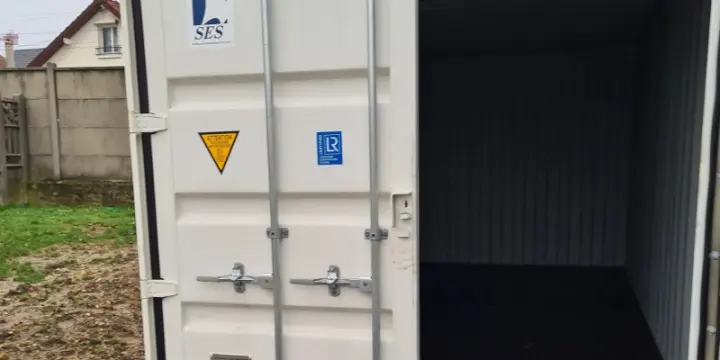 Conteneurs maritimes