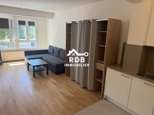 Appartement rénové de 2 pièces au 1er étage situé à Genève 1201