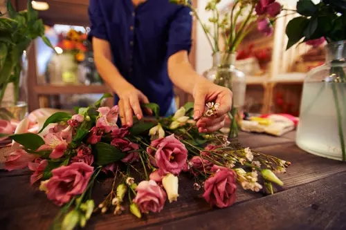 Le fleuriste (l'assistant du fleuriste) à Genève