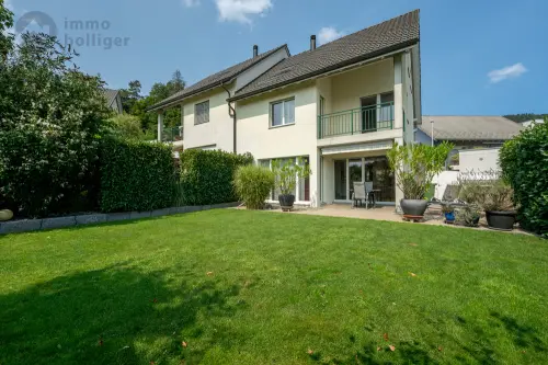 Grosszügigkeit trifft Natur - Modernes Doppelhaus am Waldrand à Wangen b. Olten