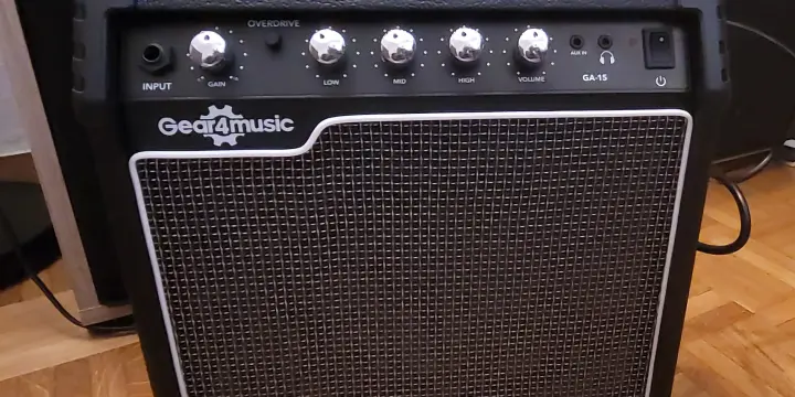Amplificateur de guitare électrique (neuf)