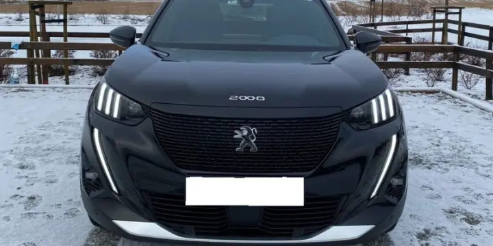 Peugeot E-2008 GT LINE