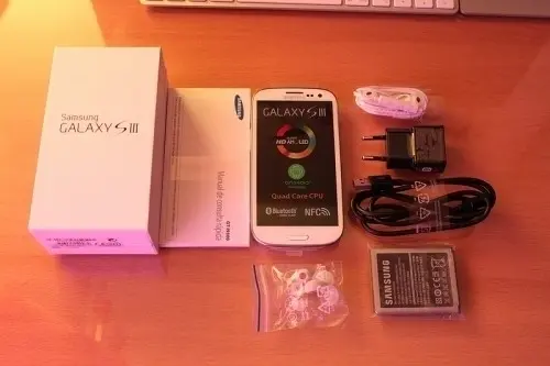 Samsung galaxy S iii i9300 à Geneve