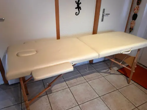 2 tables de massage à avully