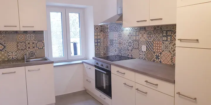 Appartement rénové de 2.5 pièces à louer à Courtemaîche