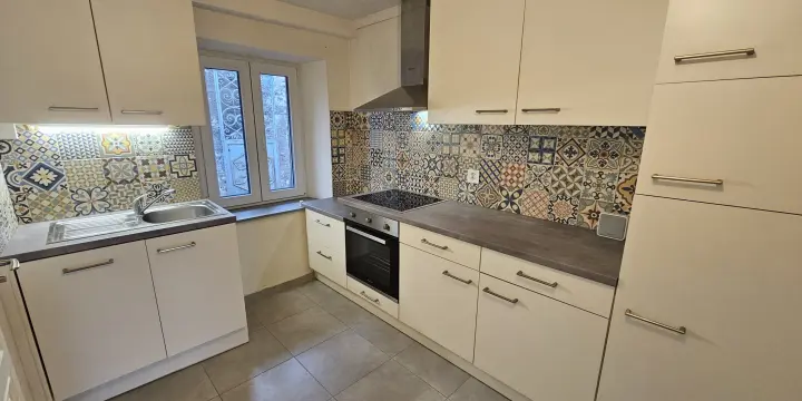 Appartement rénové de 2.5 pièces à louer à Courtemaîche