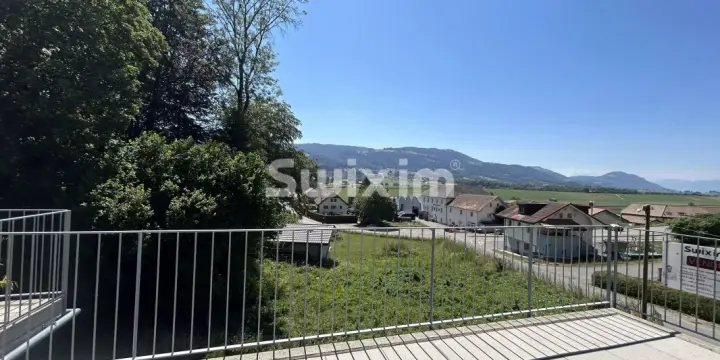 Exclusivité ! Superbe attique avec une vue dégagée sur les montagnes !