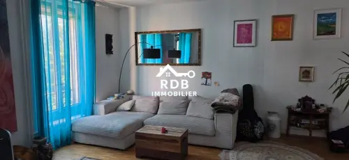 Appartement de 4 pièces au 3ème étage situé à Carouge 1227 à Carouge GE