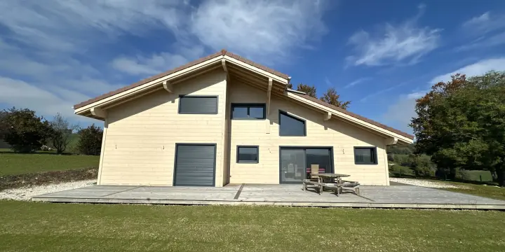 Châlet d'exception de 4.5 pièces à vendre à Montancy