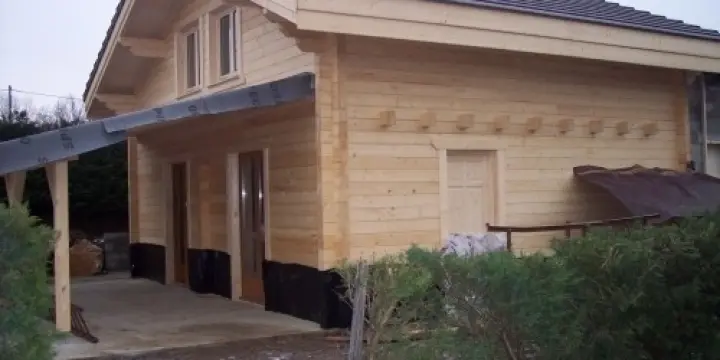 Maisons et chalets bois massif stratifié