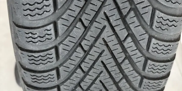 4 Roues pneus d'hiver Mazda CX-30