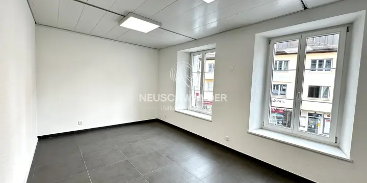 Surface commerciale de 3,5 pièces au 1er étage à louer à Delémont