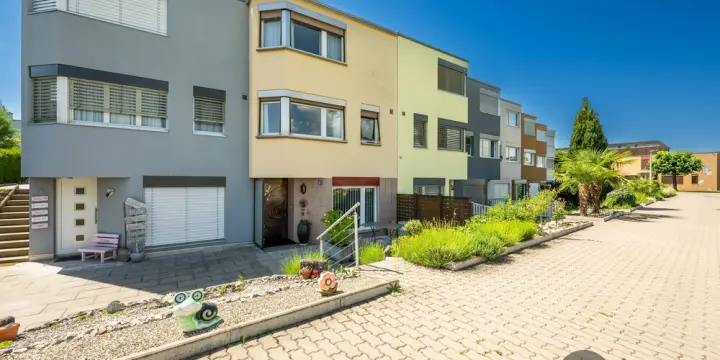 Charmantes Reihenmittelhaus in gemeinschaftlich gestalteten Wohuartier