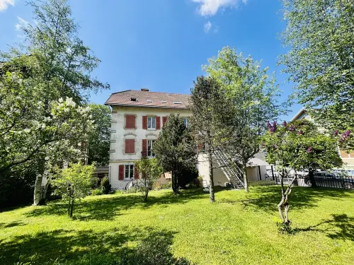 Appartement rénové de 3 pces avec terrasse à Le Locle