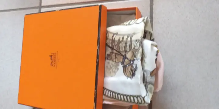 Hermés foulard neuf