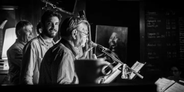 Nous cherchons un Contrebassiste