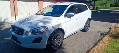 Volvo XC60 awd R-design 2.4D5 à Fleurier
