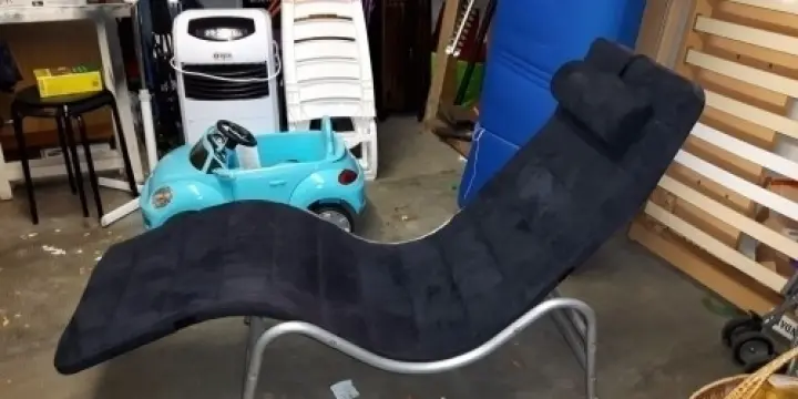 Fauteuil  noir en bonne état