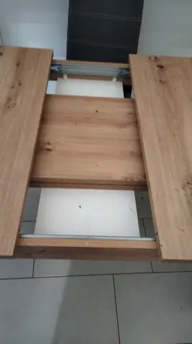 Ensemble table en bois et 4 chaises à Martigny