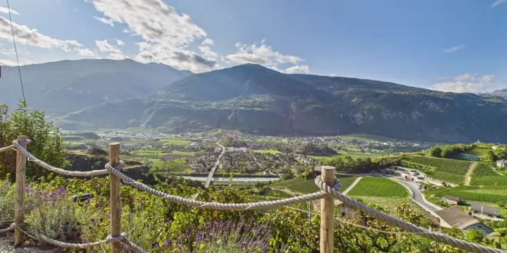 Ein Zuhause zum Verlieben - Renoviertes 4,5-Zimmerhaus mit Talblick