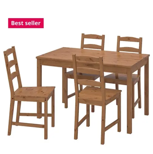 Table avec chaises à Le Mont-sur-Lausanne