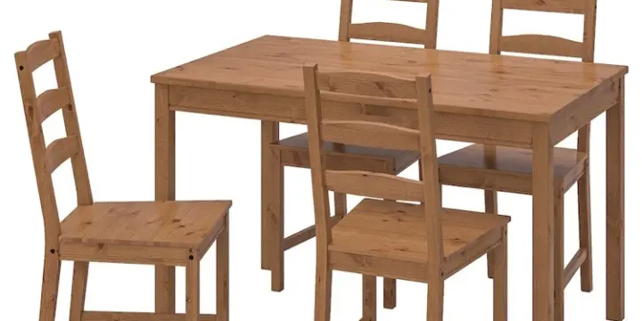 Table avec chaises