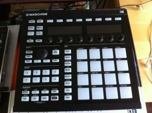 Machine MKII native instrument  à lausanne