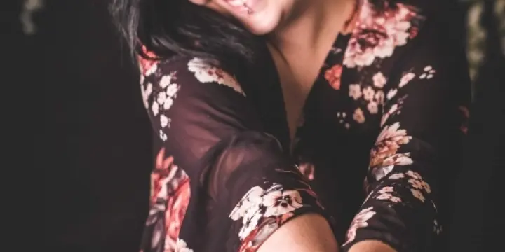 Modèle tatouée amateur